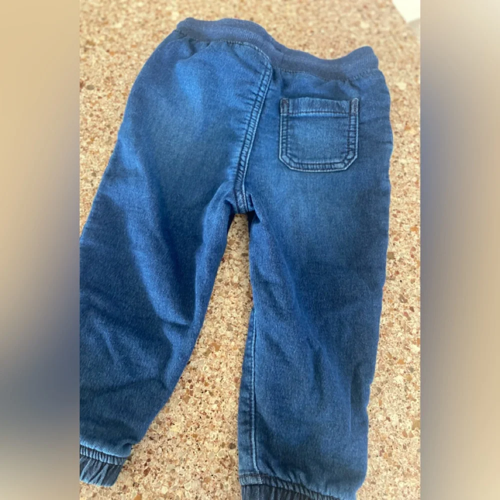 Bundle of Osh Kosh  & Carter’s Bodysuit,Jeans & Overalls Size 24M